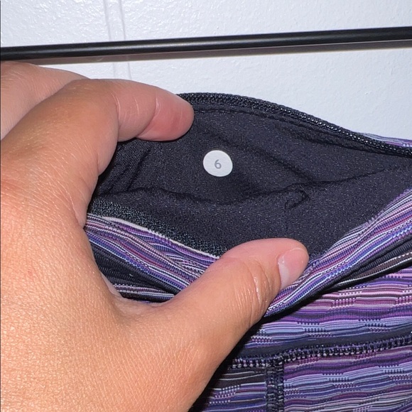 Lululemon Athletica 3/4 Lenth Purple Stripe Legging 6 - Picture 2 of 10